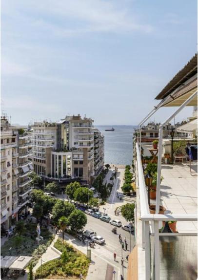Central Luxury Apartment Thessaloniki Exterior photo